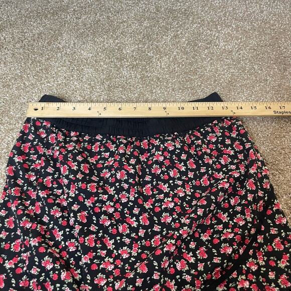 K Woman skirt/skort black floral print elastic waist pink roses SZ 4/6 short - Picture 4 of 6